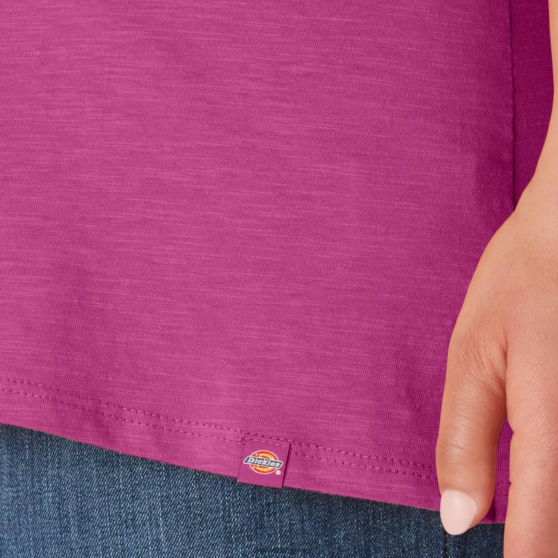 Жени Dickies плюс тениска с v-образно деколте с къс ръкав фестивална фуксия (f2f) облекло R2PH82037